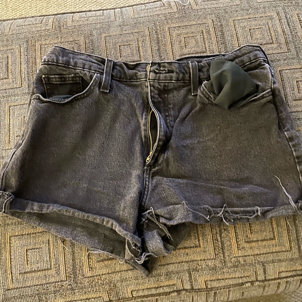 Universal Thread black jean shorts